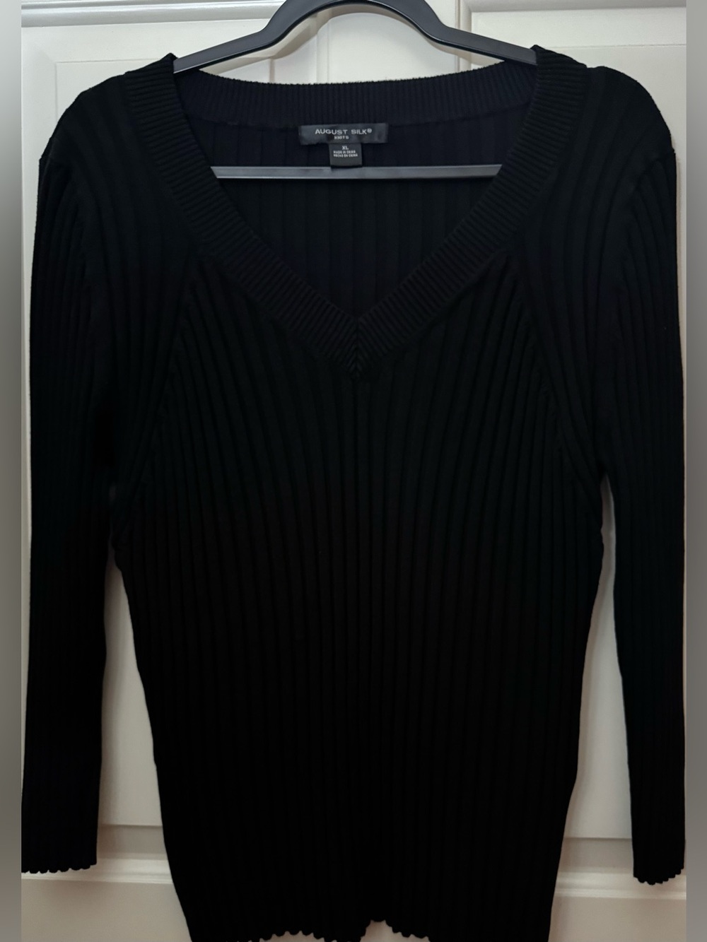 august silk Sweater 54% Silk Black Ribbed V-Neck Sweater Size - XL - Picture 4 of 14
